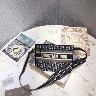 디올 오블리크 엠브로이드 스트랩 클러치 M1292 네이비