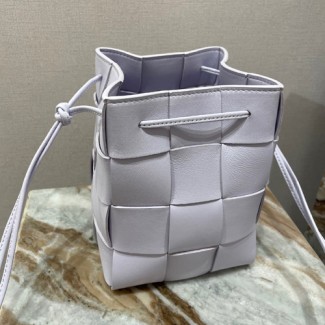 보테가 카세트 스몰 크로스바디 버킷 백 680218-11