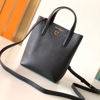 페레가모 트래블 레더 미니백 220024 블랙