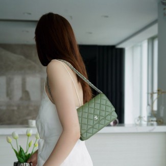  샤넬 WOC 체인 플랩백 A31509 뉴버전 램스킨 그린