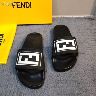 펜디 남여공용 신상 슬리퍼 FD46057