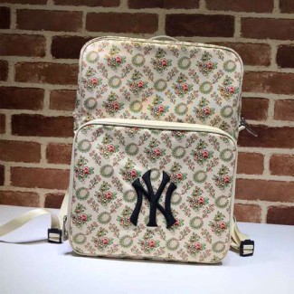 구찌 뉴욕 양키스™ 패치가 장식된 미디엄 백팩 536724