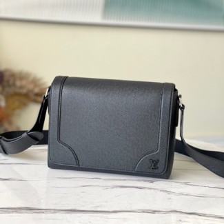 루이비통 뉴 플랩 메신저 M30807 블랙