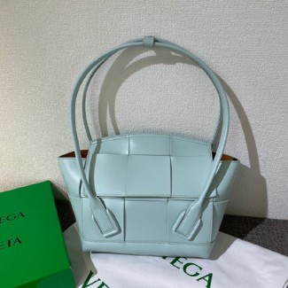 보테가 프렌치 카프 아르코 33 백 575943 블루